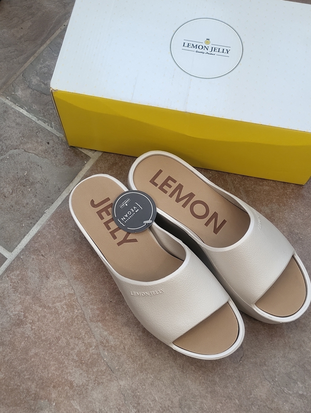 Lemon Jelly SZ 7 US Sz 38 Euro Platform slides. Warm Grey